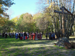jarek1 
Memorial service in Butovo, where thousends of martyrs died... 
2013-10-21 22:28:02