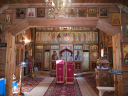 jarek1 
Iconostas of small wooden church in Butovo 
2013-10-21 22:30:46