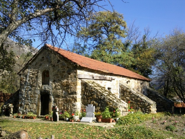 Църква ”Света Параскева” (около 1550) – град Своге, България.