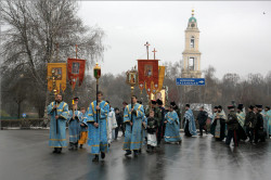 tolmargarita 
Крестный ход в честь обретения иконы Казанской Божией Матери 
2013-11-10 03:07:33