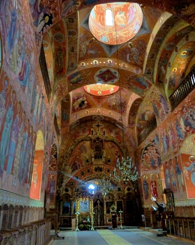 Vă doresc tuturor un An Nou binecuvântat!  Have a blessed New Year!
