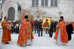 tolmargarita 
Крестный ход на престольный праздник 
81 
2013-12-13 12:33:46
