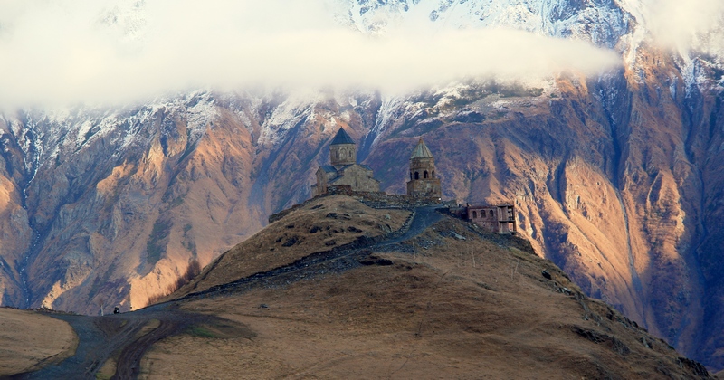 Cminda Sameba - Cerkiew Trójcy Świętej nad Kazbegi