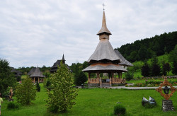 bogdan 
Mănăstirea Bârsana - Maramureş (8) 
2014-02-11 20:36:16