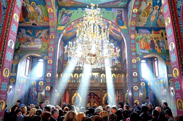 Divine Liturgy, Θεία Λειτουργία, Божанственa Литургијa, Sfânta Liturghie, Boska Liturgia 