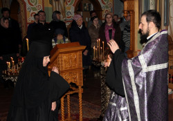 jarek1 
Forgiveness Sunday in Zwierki Convent 4 
2014-03-20 06:44:19