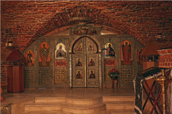tolmargarita 
Иконостас в пещерном Храме Иоанна Предтечи 
2014-04-01 11:11:18
