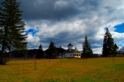 Florina 
Manastirea Izvorul Muresului 
66 
2014-04-15 22:18:06