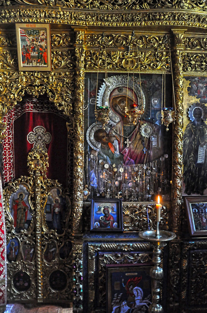 Пресвета Богородице спаси нас!