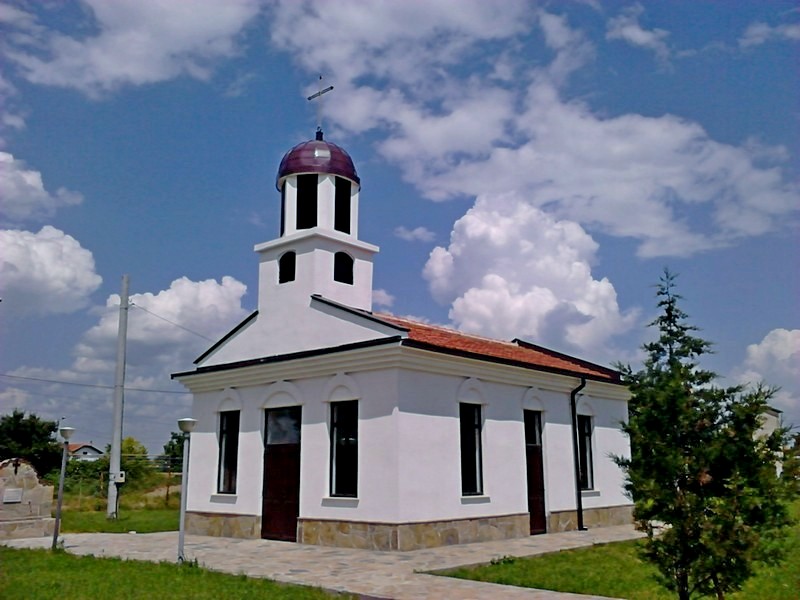 новия храм в село Могила