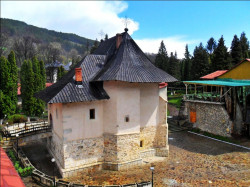ursiy 
Mănăstirea Pângărați,  
2014-05-08 18:01:12