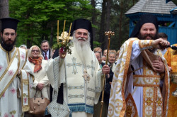 kucharm 
Paschalna radość w monasterze św. Dymitra w Sakach 
81 
2014-05-12 20:51:25