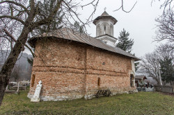calugaru 
Biserica Sfantul Vasile 3 - Stramba Vulcan - 1824 
2014-05-17 09:14:59