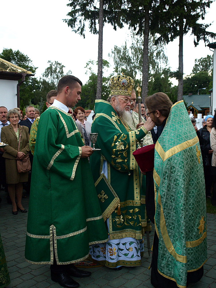 Miropomazanie w przeddzień święta poświęconego św.Onufremu w Jabłecznej