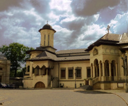 PALADA 
Pelerin pe Colina Bucuriei: Resedinta Patriarhala 
2014-06-15 19:13:13
