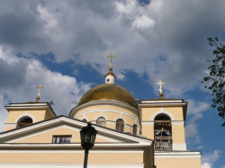 simon126 
Александро-Невский Собор 
2014-06-23 15:36:10