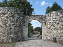 joanikije 
Студеничка капија 
2014-07-15 14:38:35