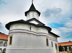 Teodora_Clau 
Mănăstirea Brâncoveanu - Sâmbăta de Sus 
2014-08-10 07:54:16