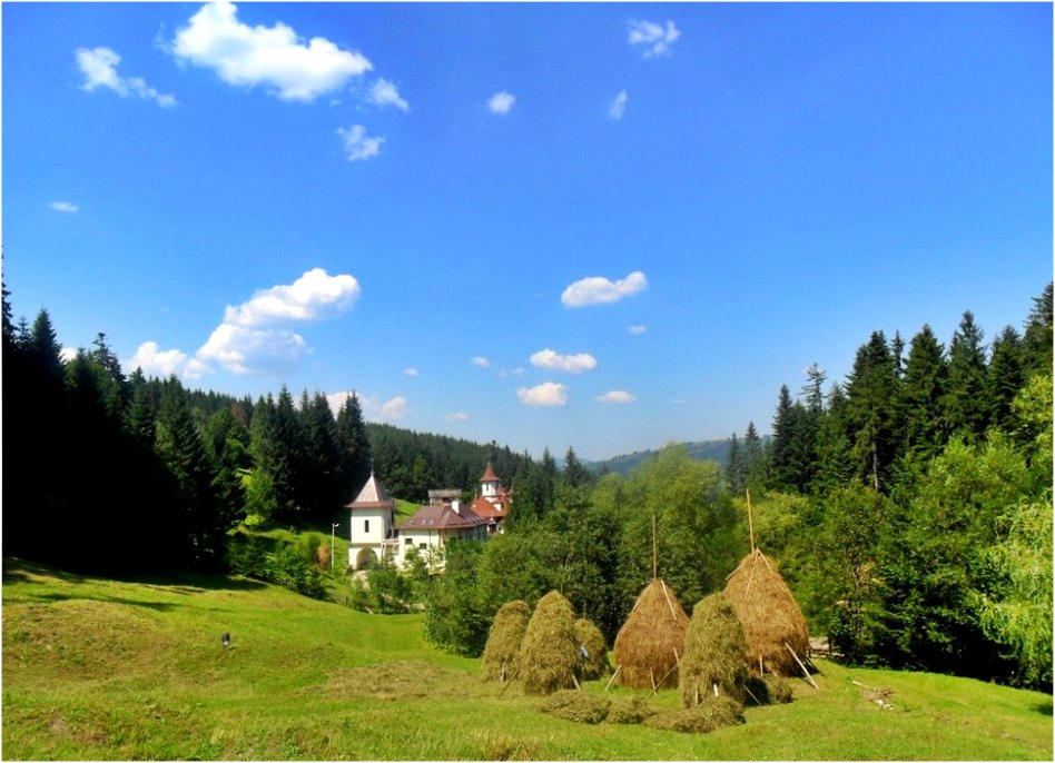 Schitul Poiana Maicilor