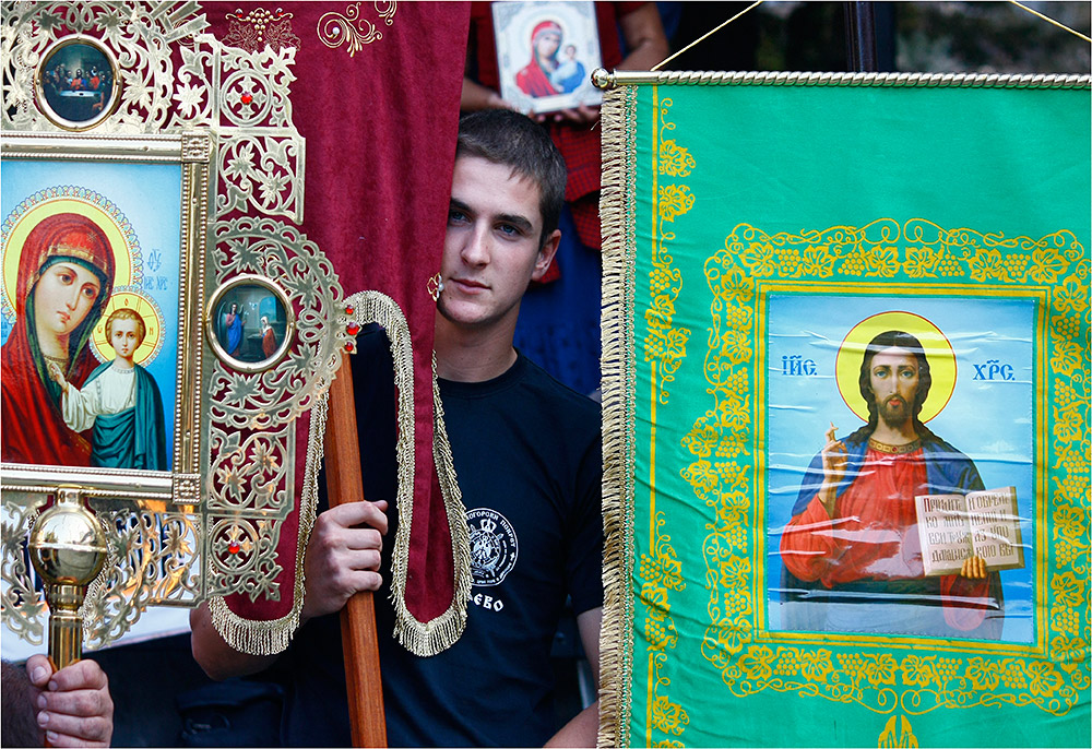 Чувар барјака - Church flag guardian