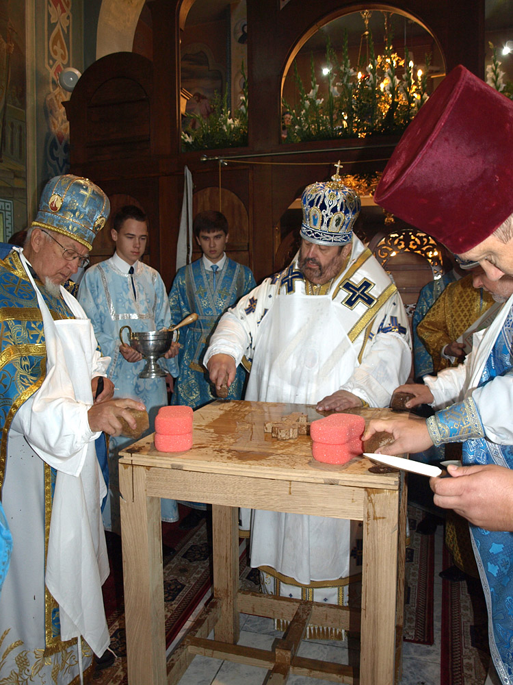 Poświęcinie i zamocowanie ołtarza(2)