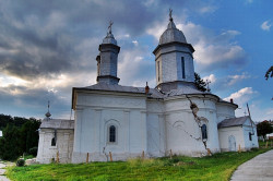 Florina 
Ratesti Monastery | Buzau County 
108 
2014-09-02 21:31:42