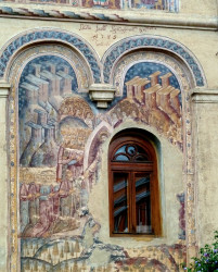 PALADA 
Semnal de alarmă: iată ce a pățit biserica Sfânta Paraschiva din Rășinari (2). 
2014-09-05 20:26:22