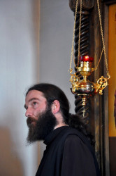 Hilandarac 
у молитви 3 
2014-09-25 15:44:11