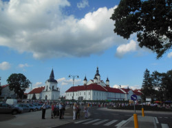 jarek1 
Pilgrims coming to Suprasl monastery 
2014-09-29 23:09:39