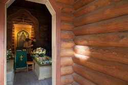 AlexandraP 
A chapel where the holy relics of st. Serafim Vyritskiy rest 
2014-09-30 19:44:30