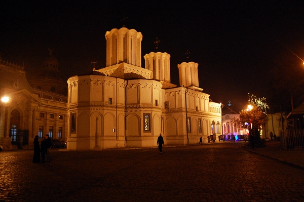 Catedrala Patriarhala din Bucuresti noaptea