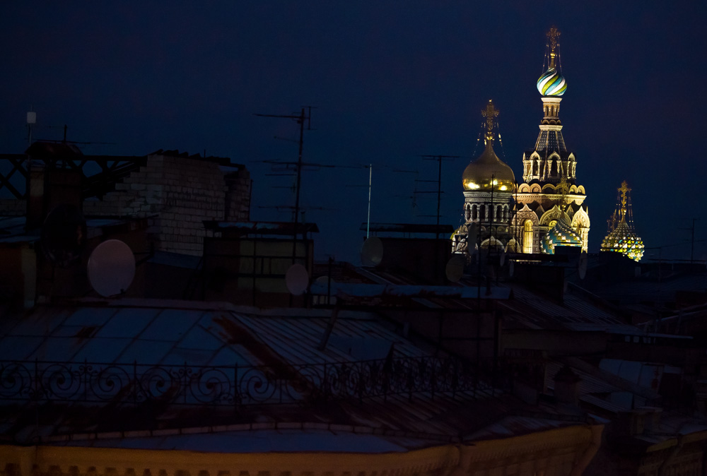 Saint-Petersburg. Spas-na-Krovi Dom from the roof at winter early morning.