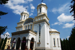 FotoPelerin 
Biserica Sfintii Apostoli Petru si Pavel, Brasov 
2014-10-07 16:13:35
