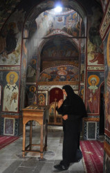 sapuric 
Детаљ из манастира Подмалинско 
2014-10-15 12:37:07
