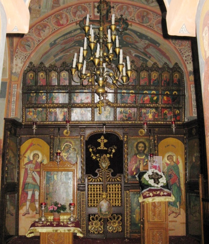 Biserica Mănăstirii Robaia - catapeteasma Sfântului Altar.