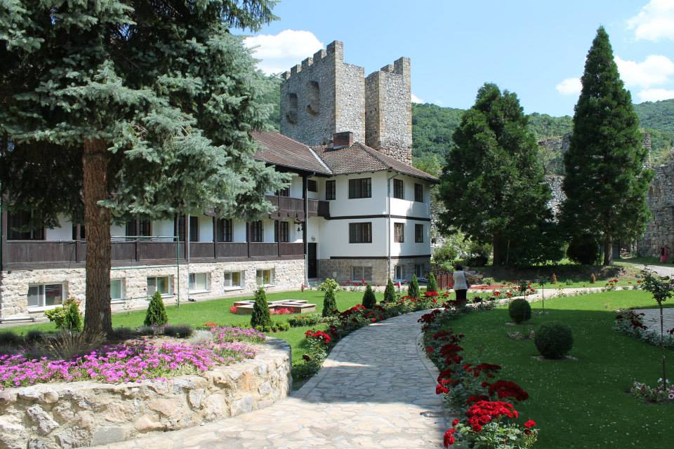 Манастир Свете Тројице, Манасија - Ресава, манастирска порта