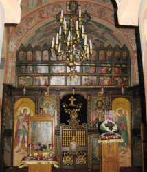 cristiangeorge 
Biserica Mănăstirii Robaia - catapeteasma Sfântului Altar. 
2014-11-06 20:26:02