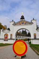 AleksaSrbin 
у посети манастиру 
2014-11-19 21:11:30