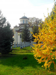 joanikije 
Манастир Гргетек - манастирско гробље 
2014-12-14 22:17:11