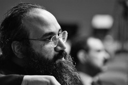 alik 
Fr Spyros Tsimouris 
2014-12-24 23:22:23