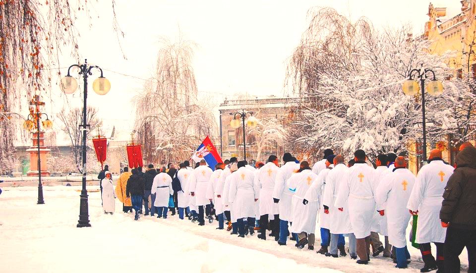 Богојављенска литија и пливање за Часни крст