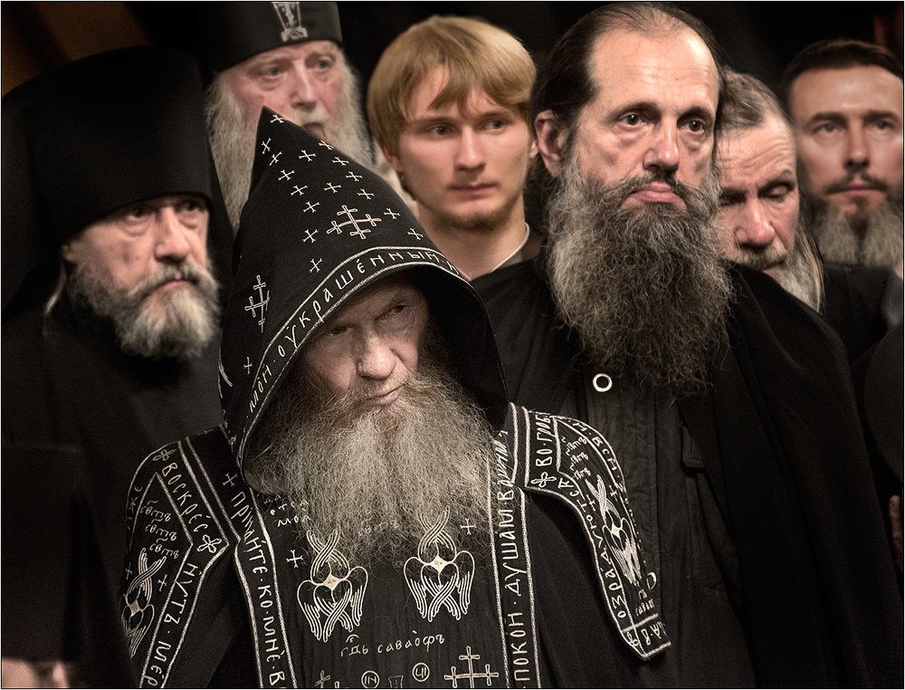 Монахи монастыря Оптина пустынь