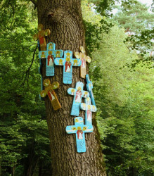 cristiangeorge 
Arborele cu cruci - o veche tradiție, păstrată la muzeul Astra din Dumbrava Sibiului. 
2015-01-07 22:15:19
