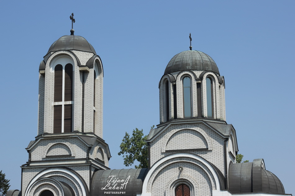 Црква у Бања Дворови