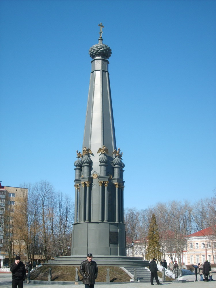 Помнік героям вайны 1812 г. у Полацку.