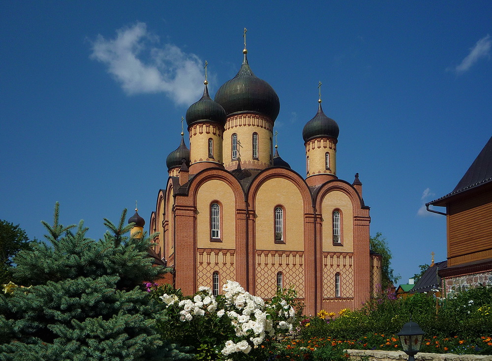 в Пюхтице