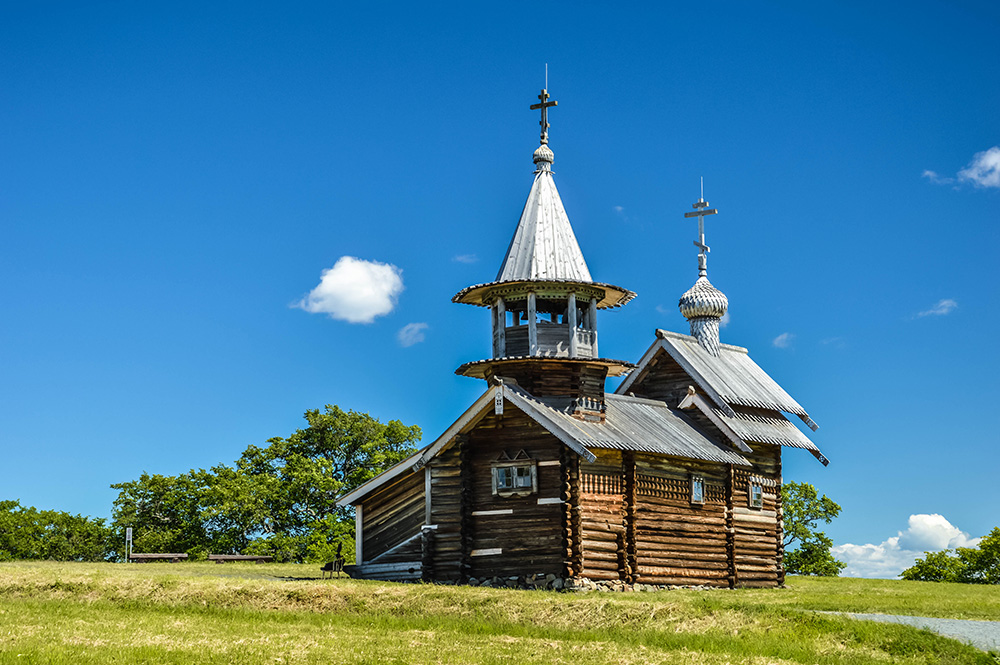 Колокольня на острове Кижи