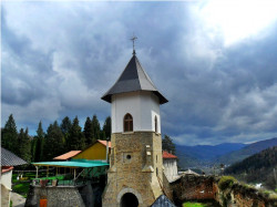 ursache 
Manastirea Pangarati 
2015-03-06 22:36:37