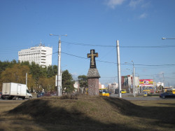 from homel 
Паклонны крыж на ўездзе ў Гомель па Рэчыцкай шашы. 
2015-03-20 14:38:15