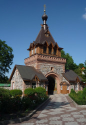 lugevi 
Монастырские врата 
2015-03-25 09:28:24